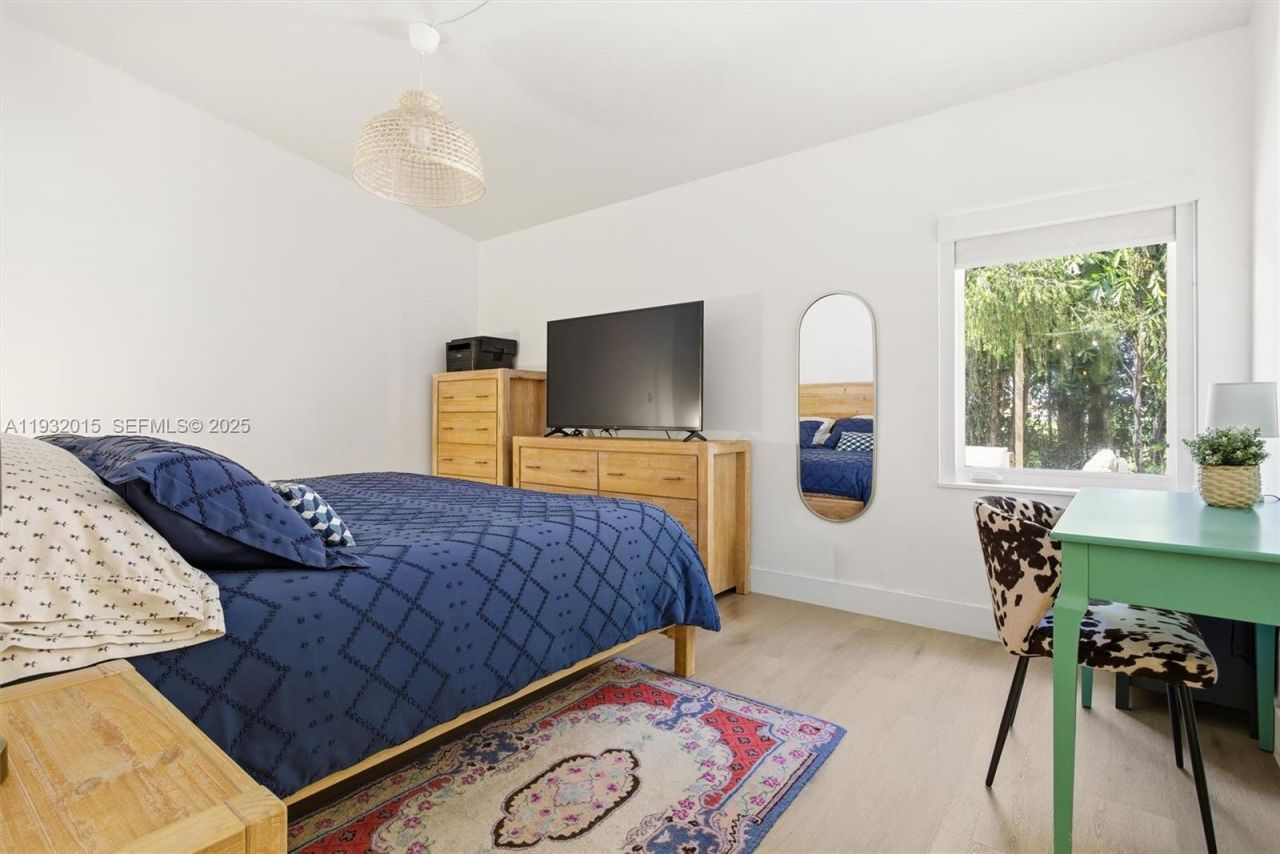 10246 NW 57th Ter, Doral, FL 33178 Photo