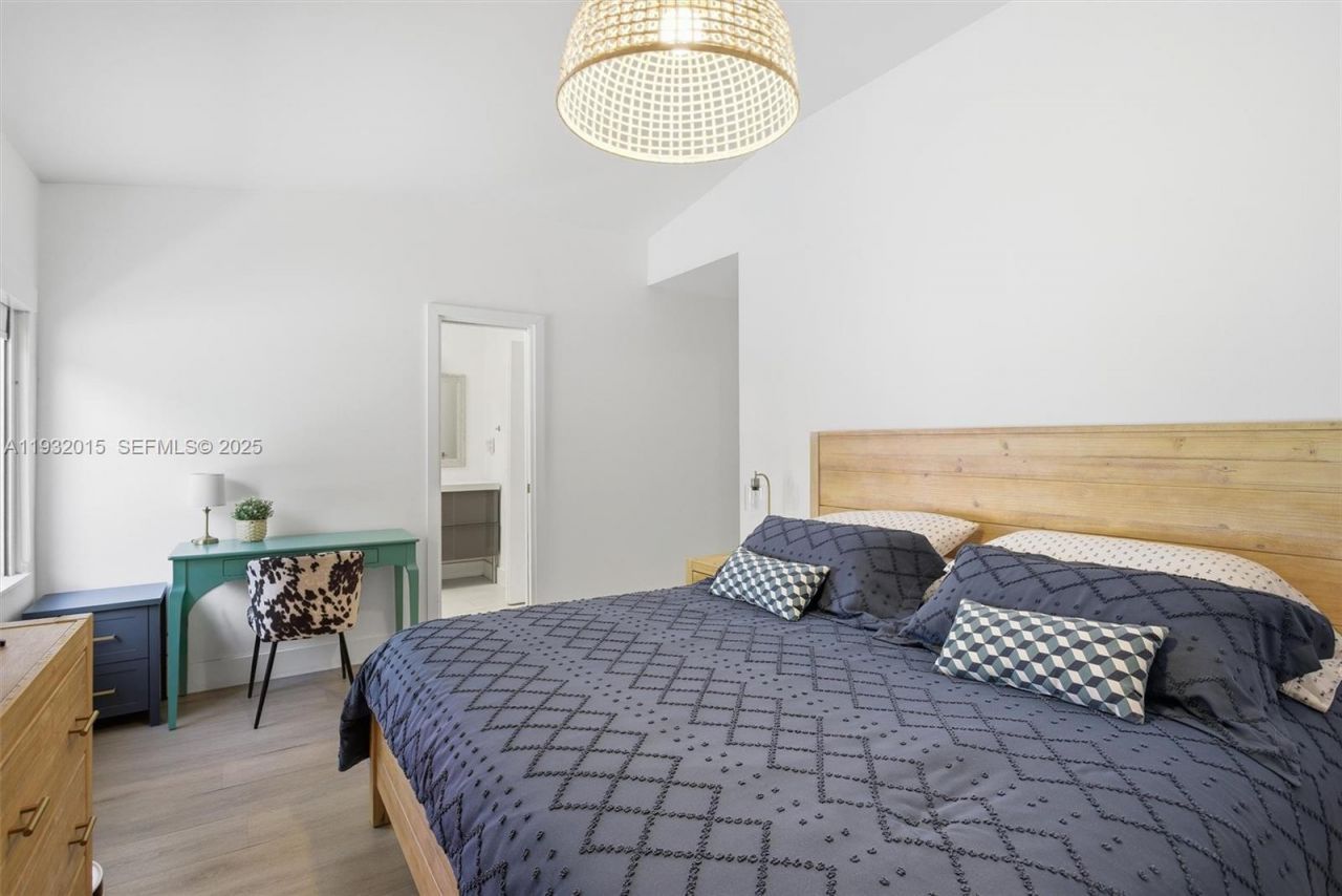 10246 NW 57th Ter, Doral, FL 33178 Photo