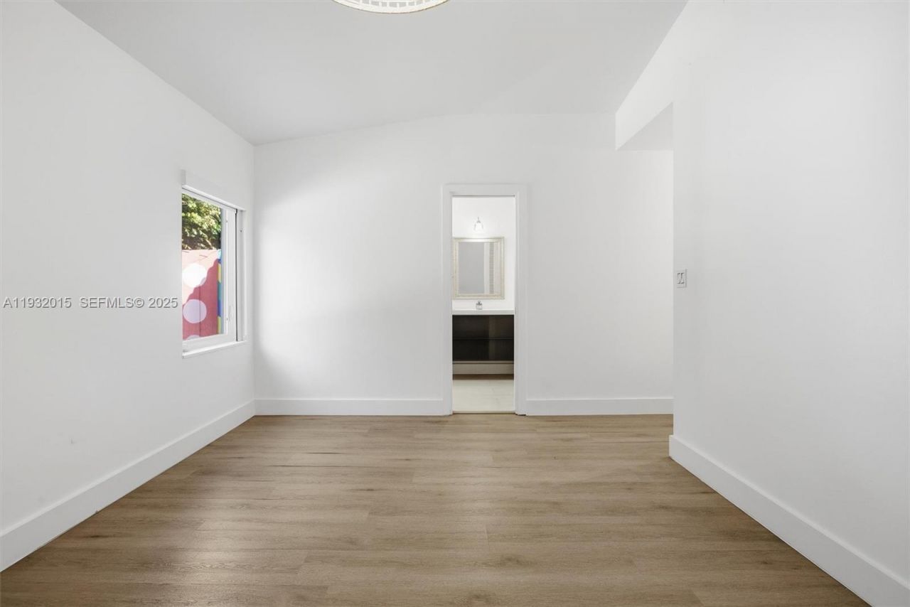 10246 NW 57th Ter, Doral, FL 33178 Photo