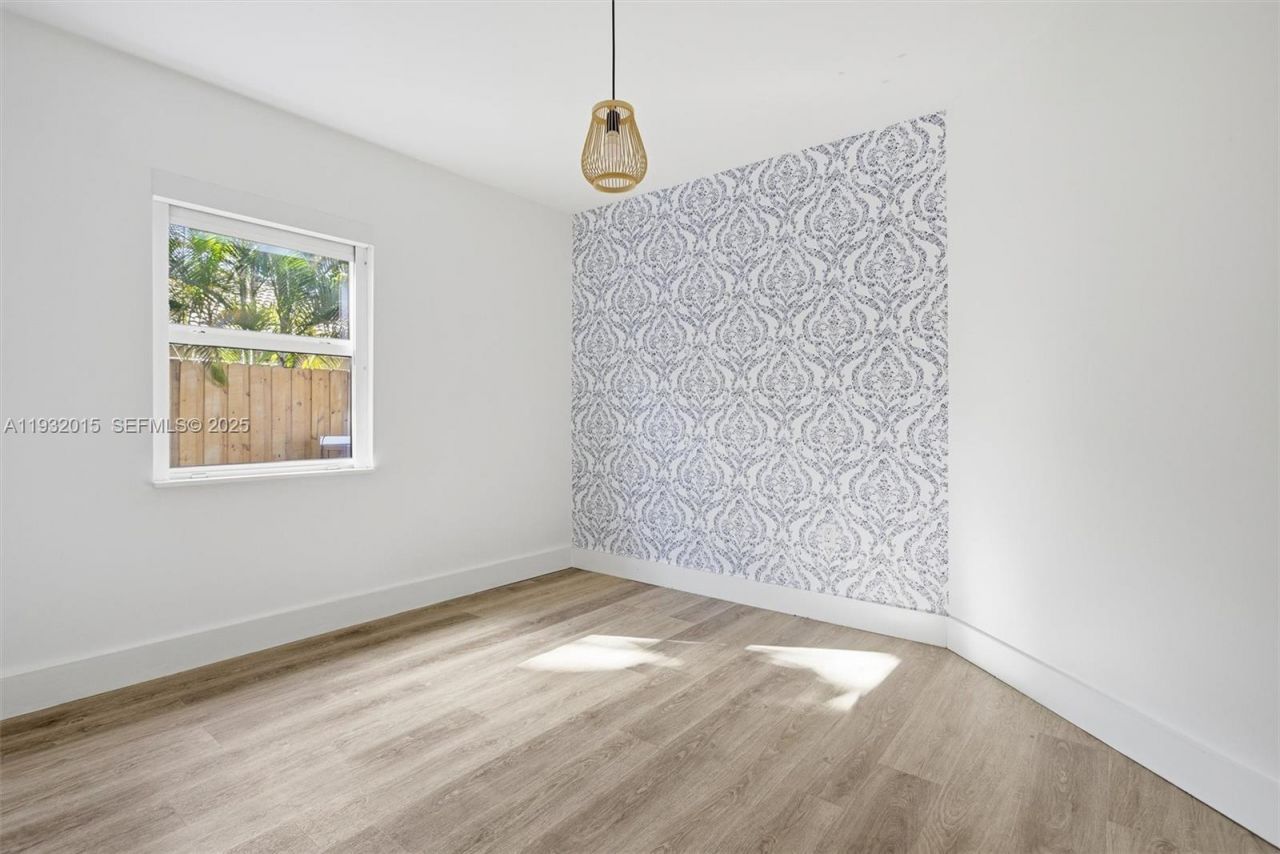 10246 NW 57th Ter, Doral, FL 33178 Photo