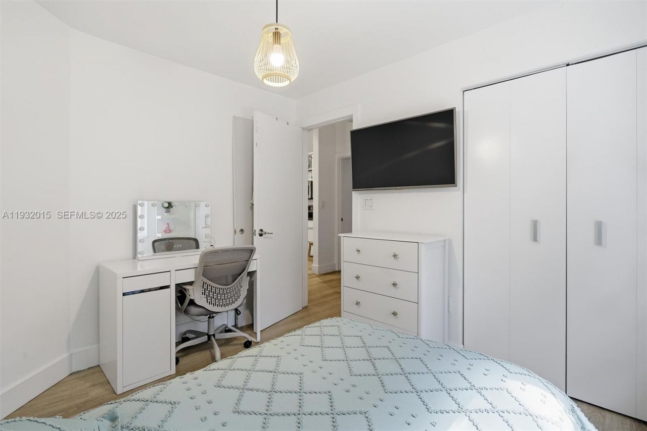 10246 NW 57th Ter, Doral, FL 33178 Photo