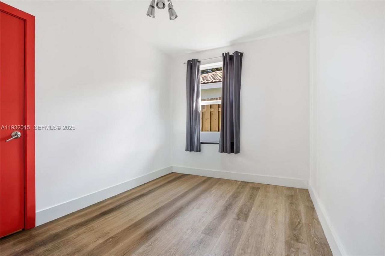 10246 NW 57th Ter, Doral, FL 33178 Photo