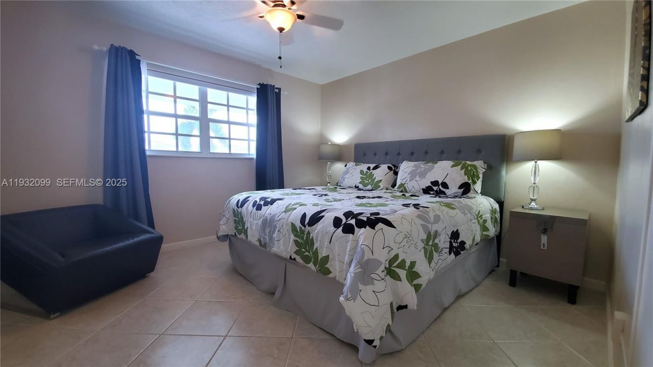 470 Paradise Isle Blvd , Unit 309, Hallandale Beach, FL 33009 Photo