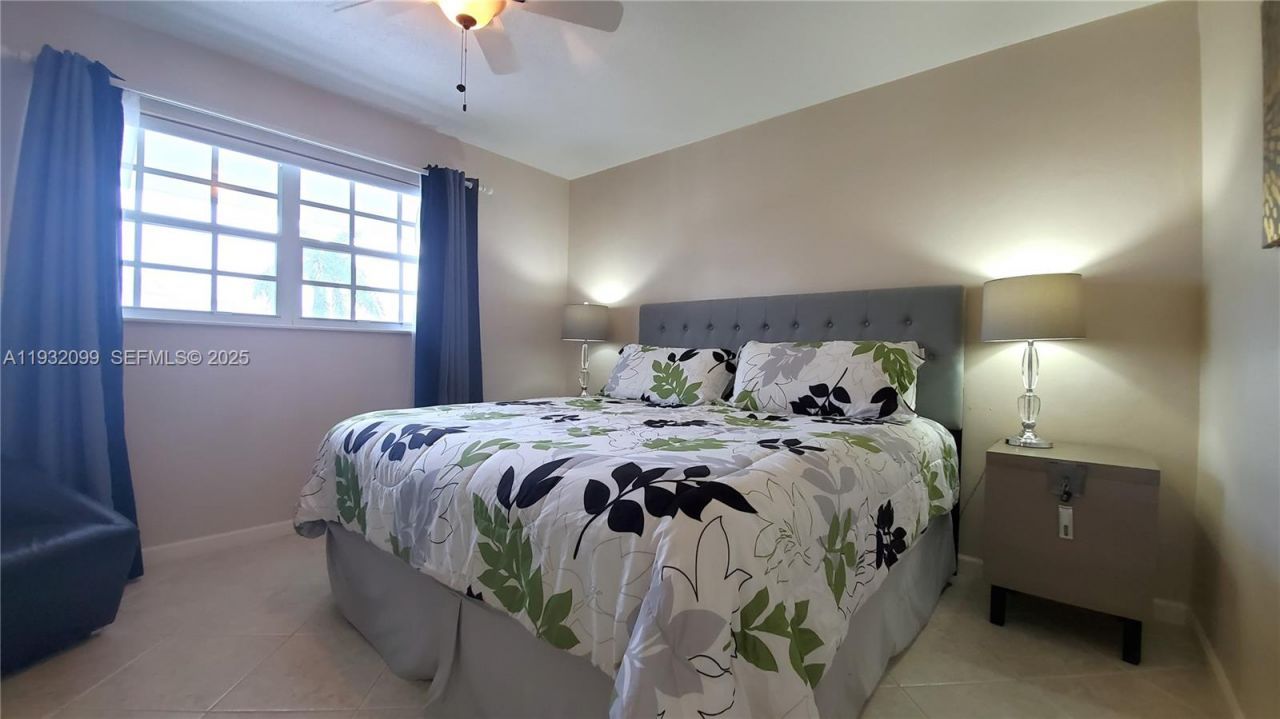 470 Paradise Isle Blvd , Unit 309, Hallandale Beach, FL 33009 Photo