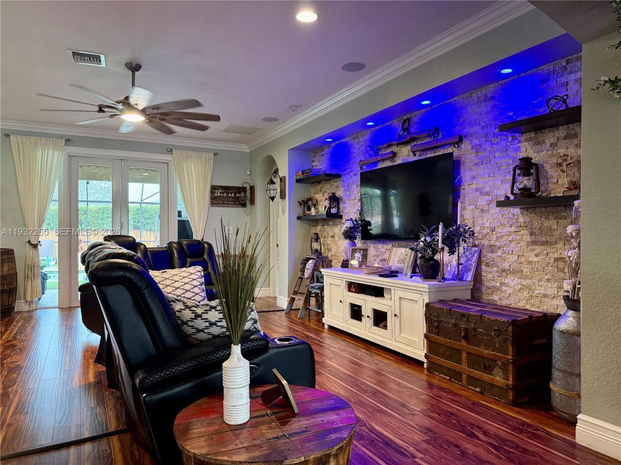 2135 NW 14th Ter, Homestead, FL 33030 Photo