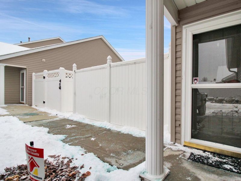 6967 Remsen Drive, Canal Winchester, OH 43110 Photo 5