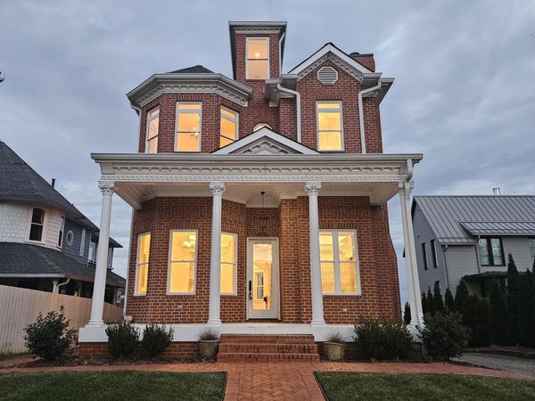 1115 E Brow Road , Lookout Mountain, TN 37350