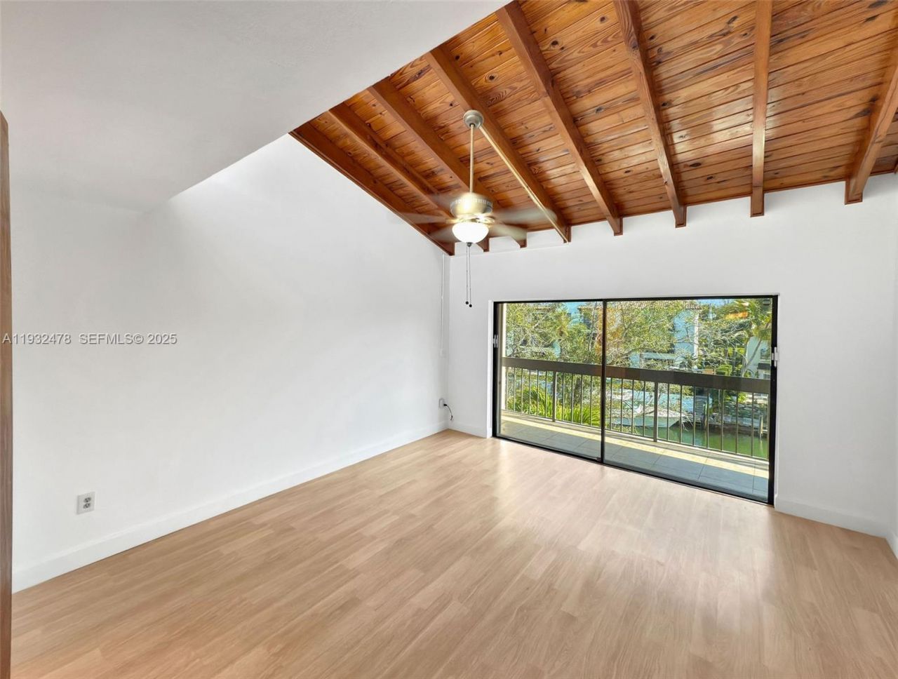 5201 Orduna Dr., Unit 15, Coral Gables, FL 33146 Photo