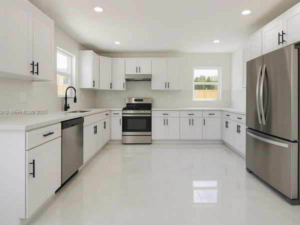 2840 NW 171st St , Miami Gardens, FL 33056