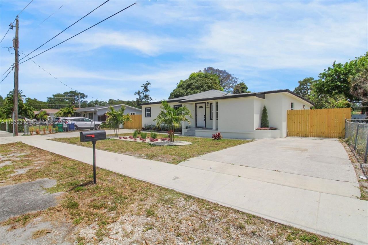 2840 NW 171st St, Miami Gardens, FL 33056 Photo