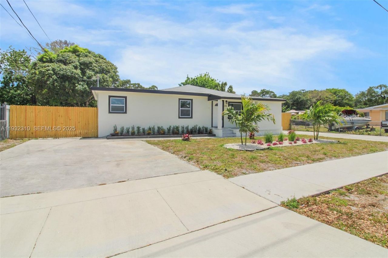 2840 NW 171st St, Miami Gardens, FL 33056 Photo