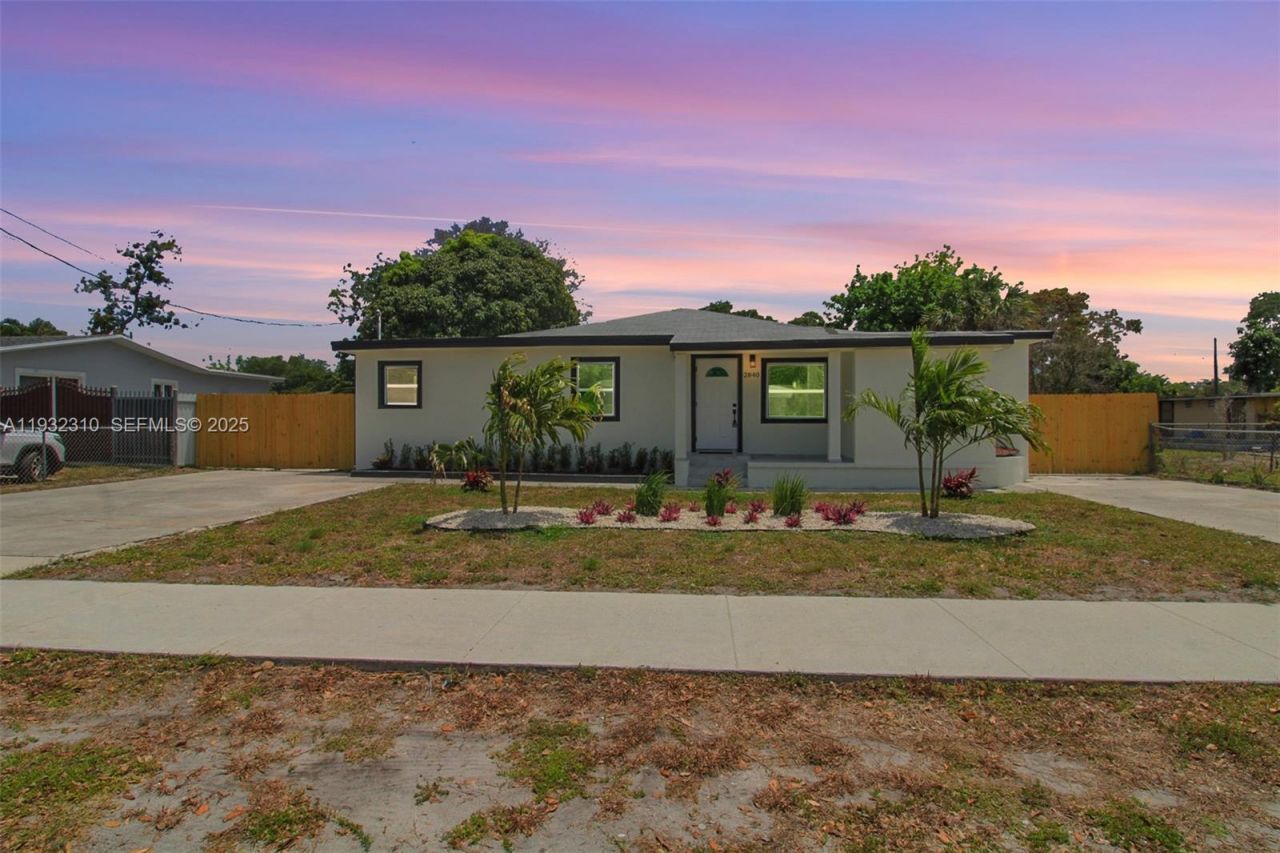 2840 NW 171st St, Miami Gardens, FL 33056 Photo