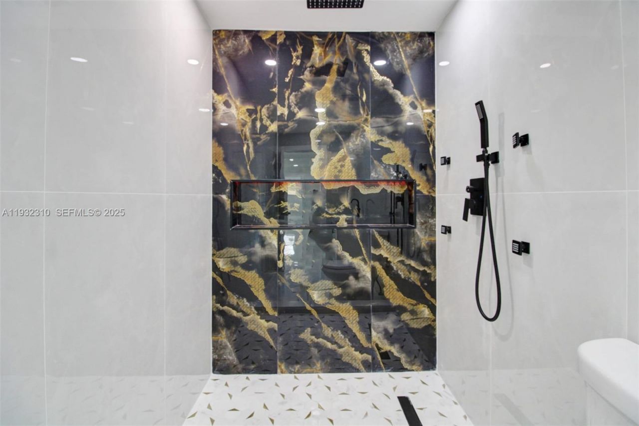 2840 NW 171st St, Miami Gardens, FL 33056 Photo