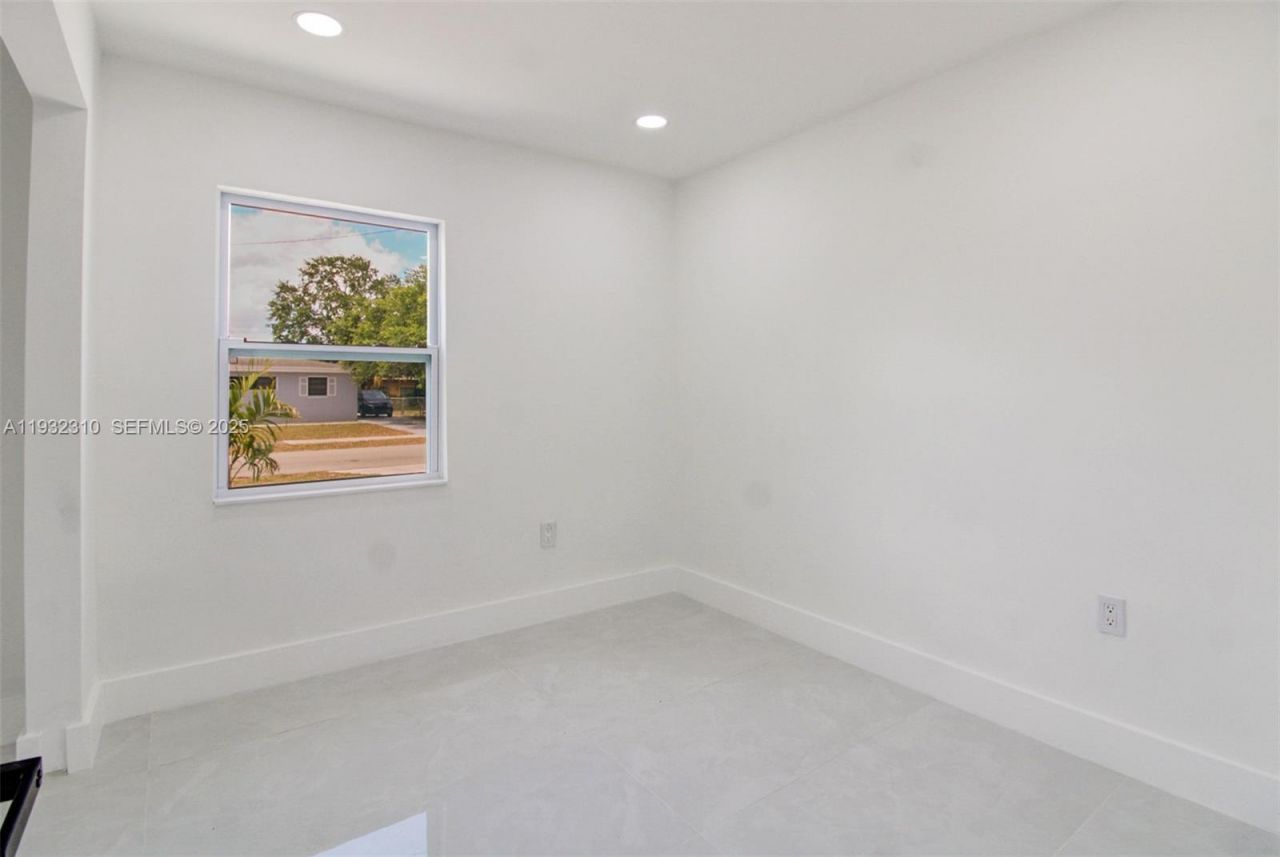 2840 NW 171st St, Miami Gardens, FL 33056 Photo