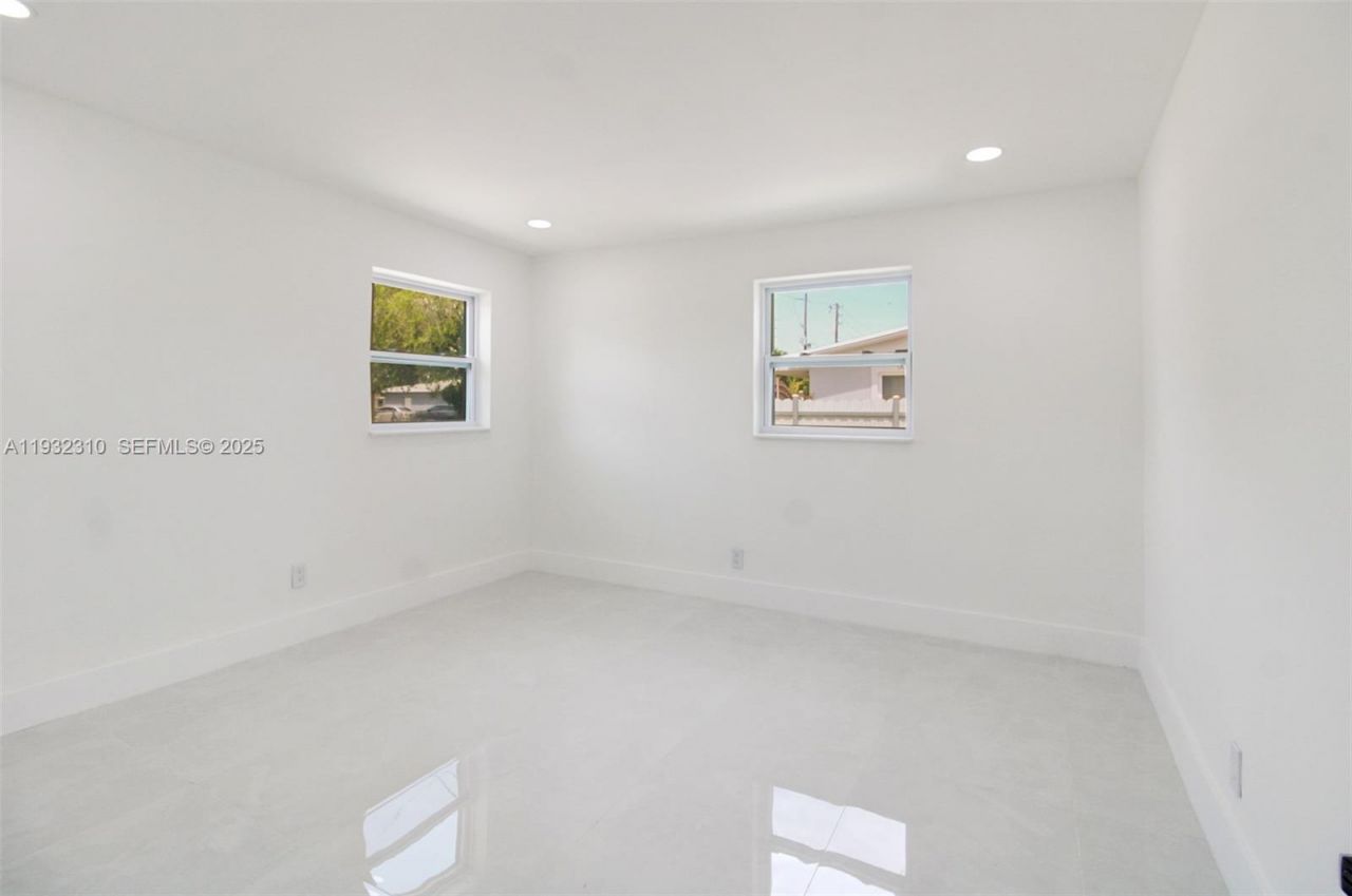 2840 NW 171st St, Miami Gardens, FL 33056 Photo