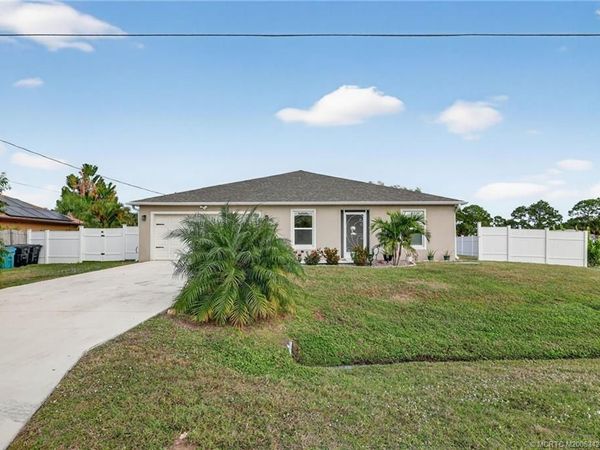 3002 SE East Blackwell Drive, Port St Lucie, FL 34952