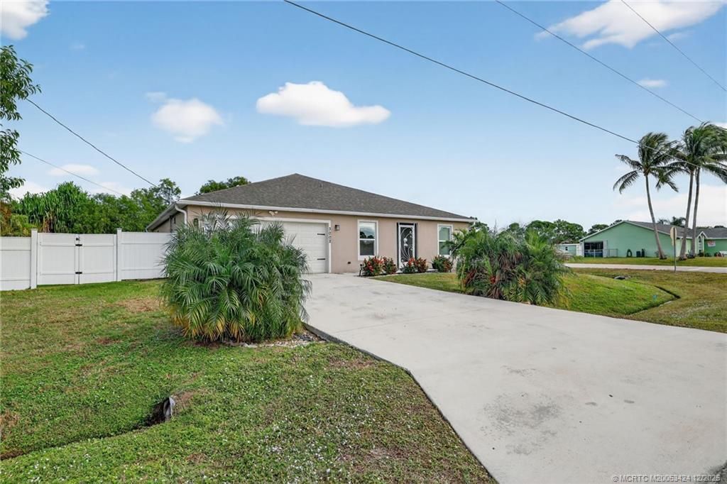 3002 SE East Blackwell Drive, Port Saint Lucie, FL 34952 Photo