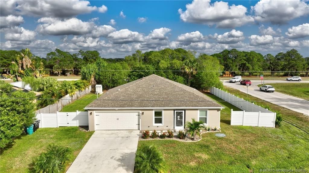 3002 SE East Blackwell Drive, Port Saint Lucie, FL 34952 Photo