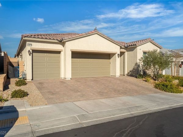 10214 Meandering Dell Street, Las Vegas, NV 89166