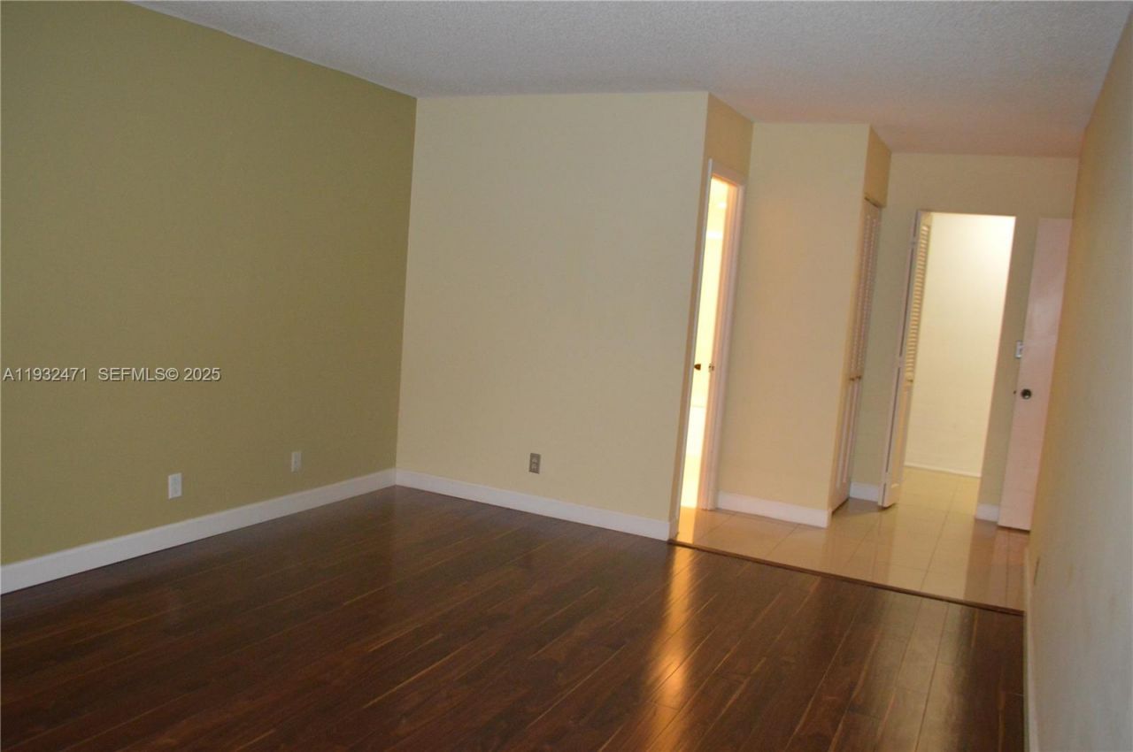 200 Leslie Dr , Unit 303, Hallandale Beach, FL 33009 Photo