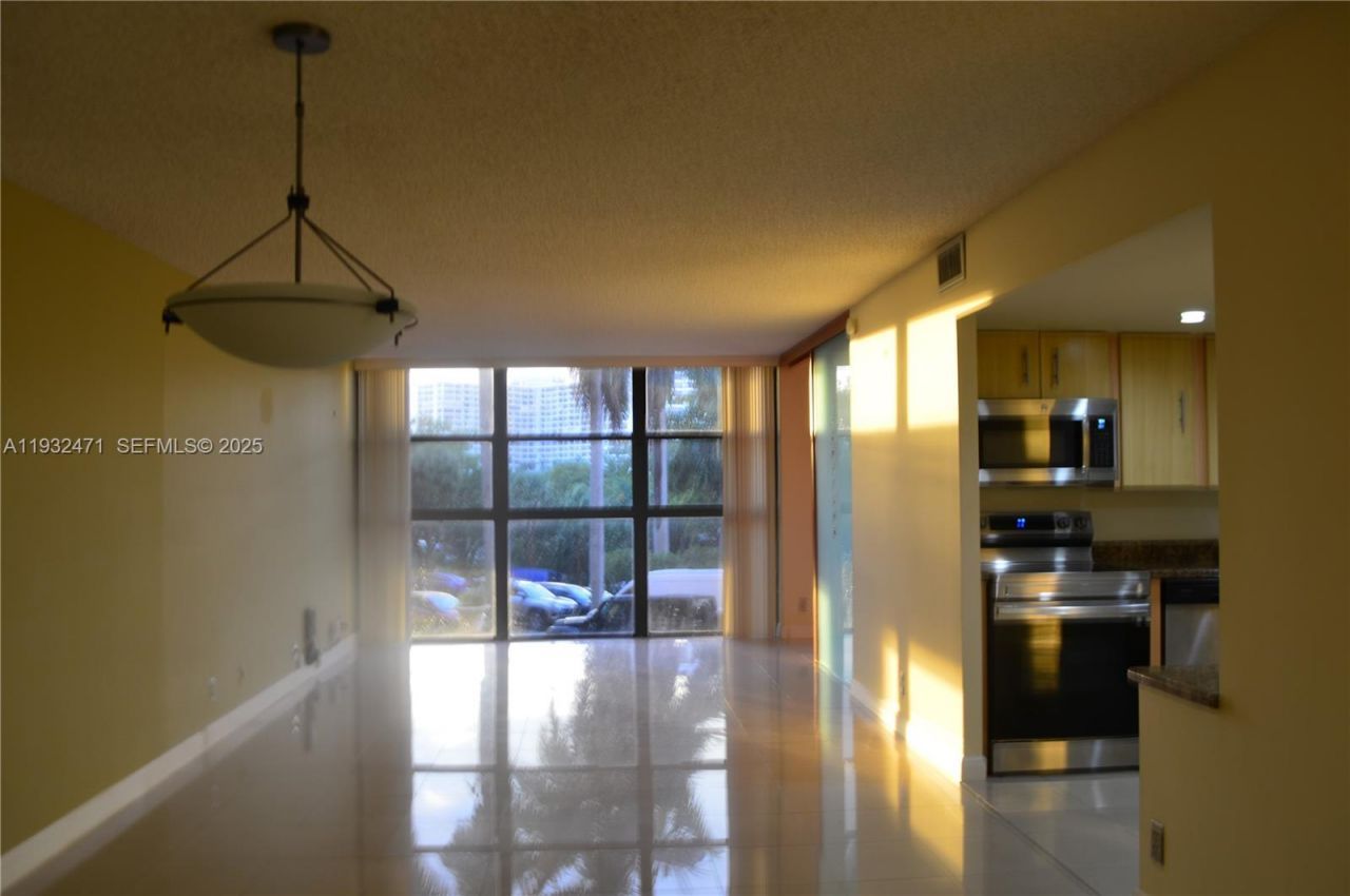 200 Leslie Dr , Unit 303, Hallandale Beach, FL 33009 Photo