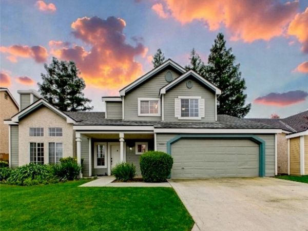 10781 N Windham Bay Circle, Fresno, CA 93730