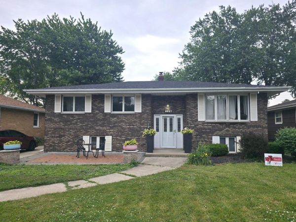 8027 Kooy Drive, Munster, IN 46321