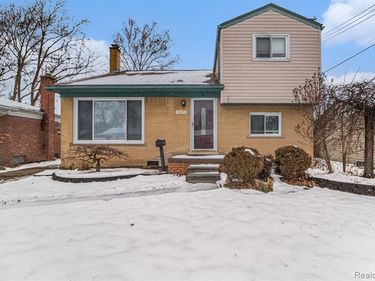 31040 Stephen Avenue, Westland, MI 48185