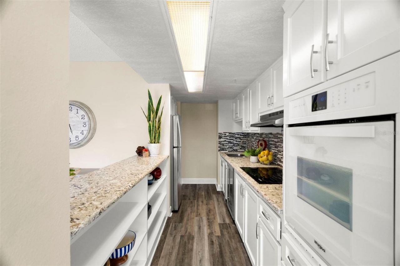 470 3rd Street S, Unit 205, Saint Petersburg, FL 33701 Photo