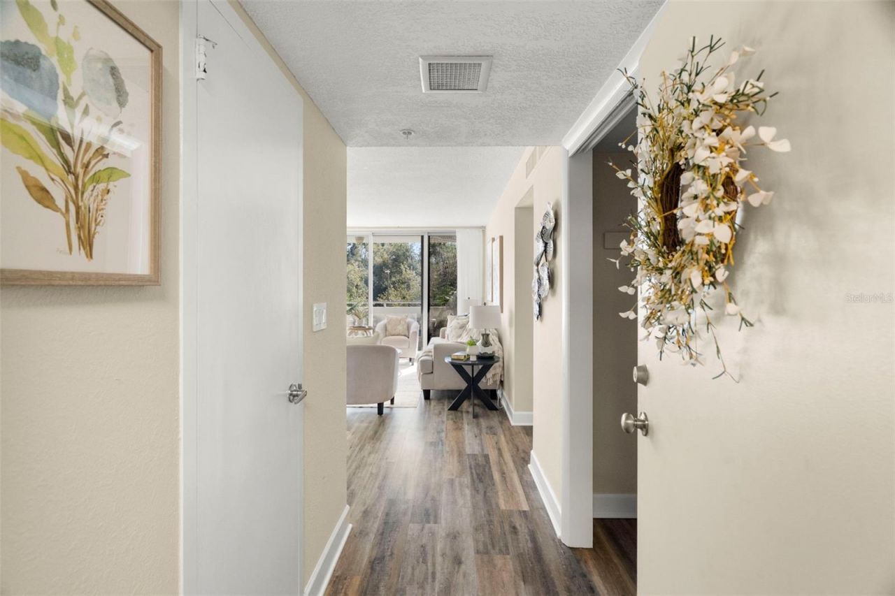 470 3rd Street S, Unit 205, Saint Petersburg, FL 33701 Photo