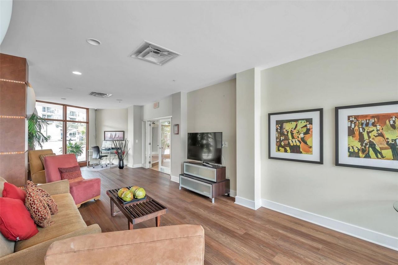 470 3rd Street S, Unit 205, Saint Petersburg, FL 33701 Photo