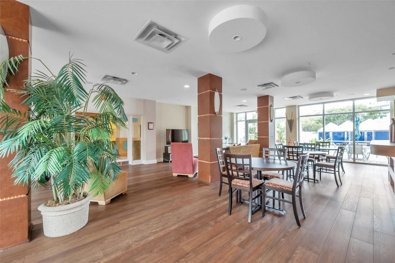 470 3rd Street S, Unit 205, Saint Petersburg, FL 33701 Photo