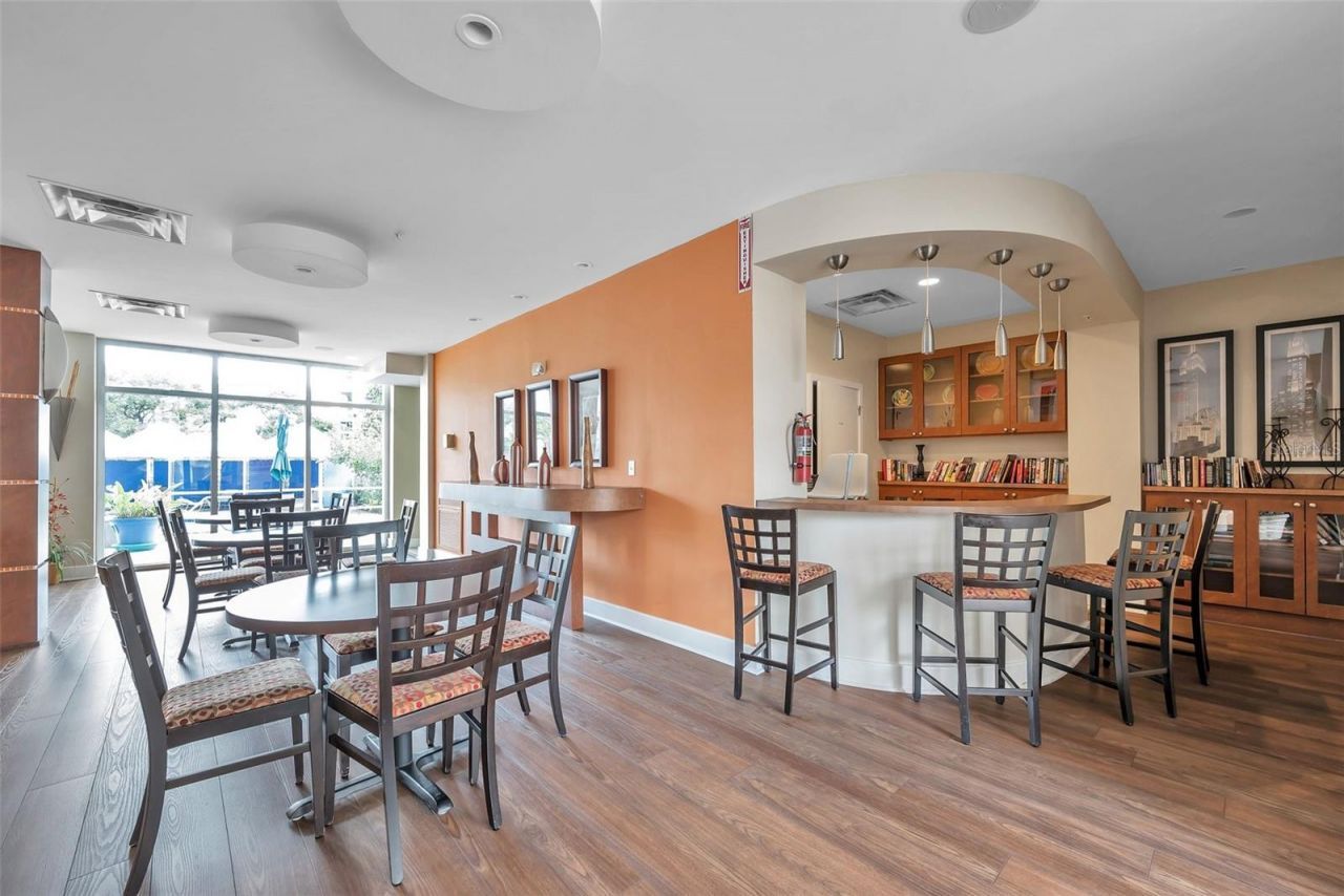 470 3rd Street S, Unit 205, Saint Petersburg, FL 33701 Photo