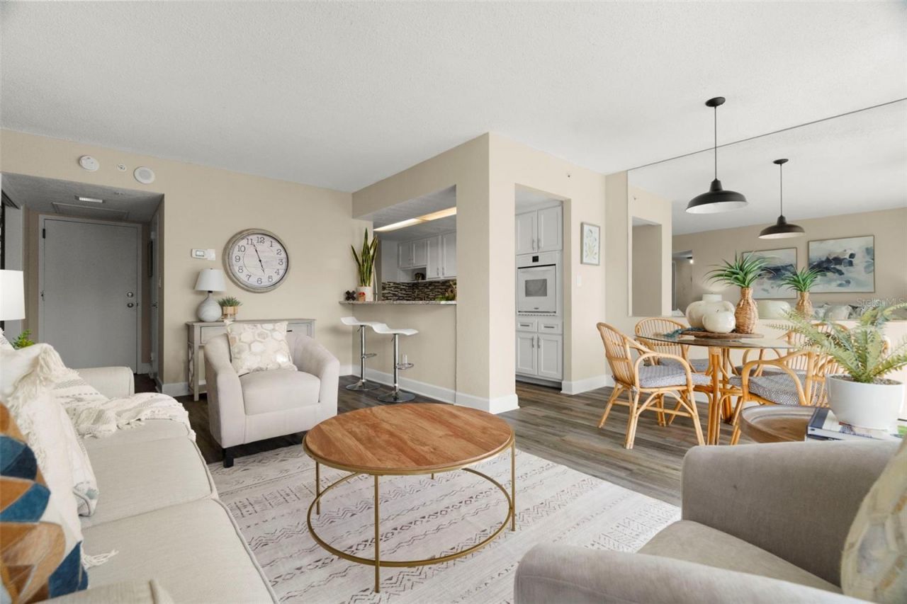 470 3rd Street S, Unit 205, Saint Petersburg, FL 33701 Photo