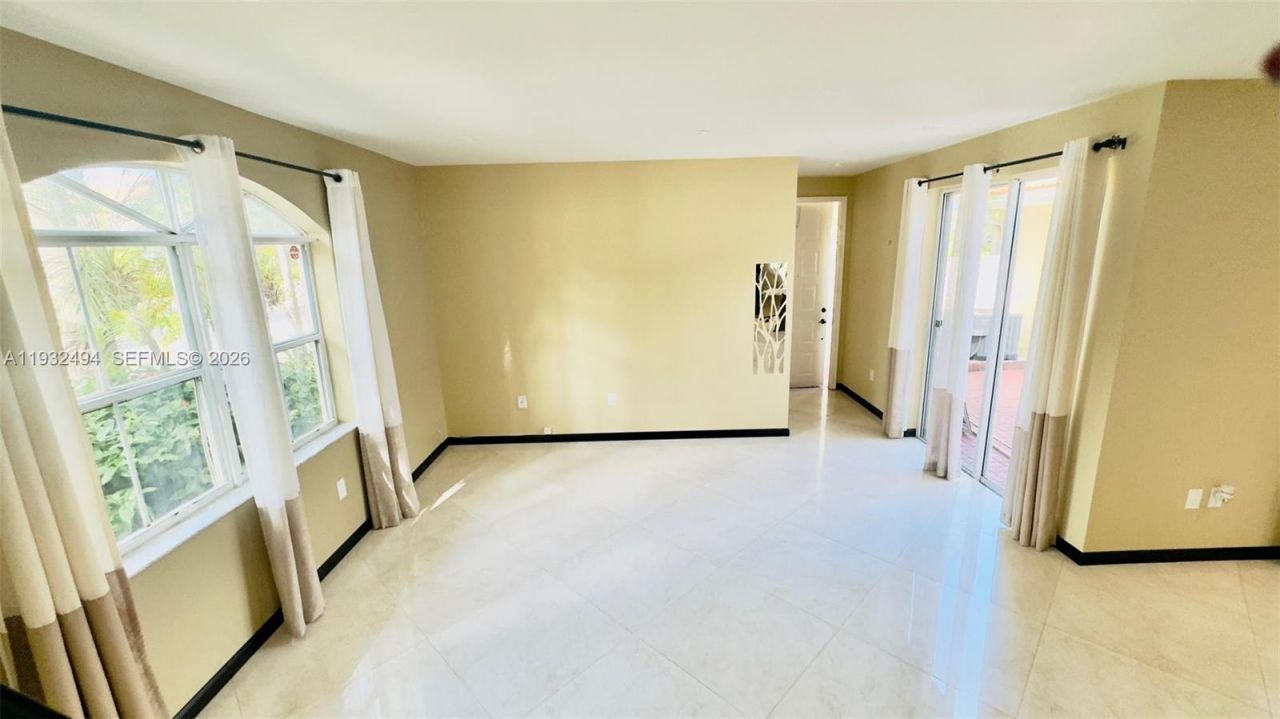 1094 Redwood St, Unit 1094, Hollywood, FL 33019 Photo