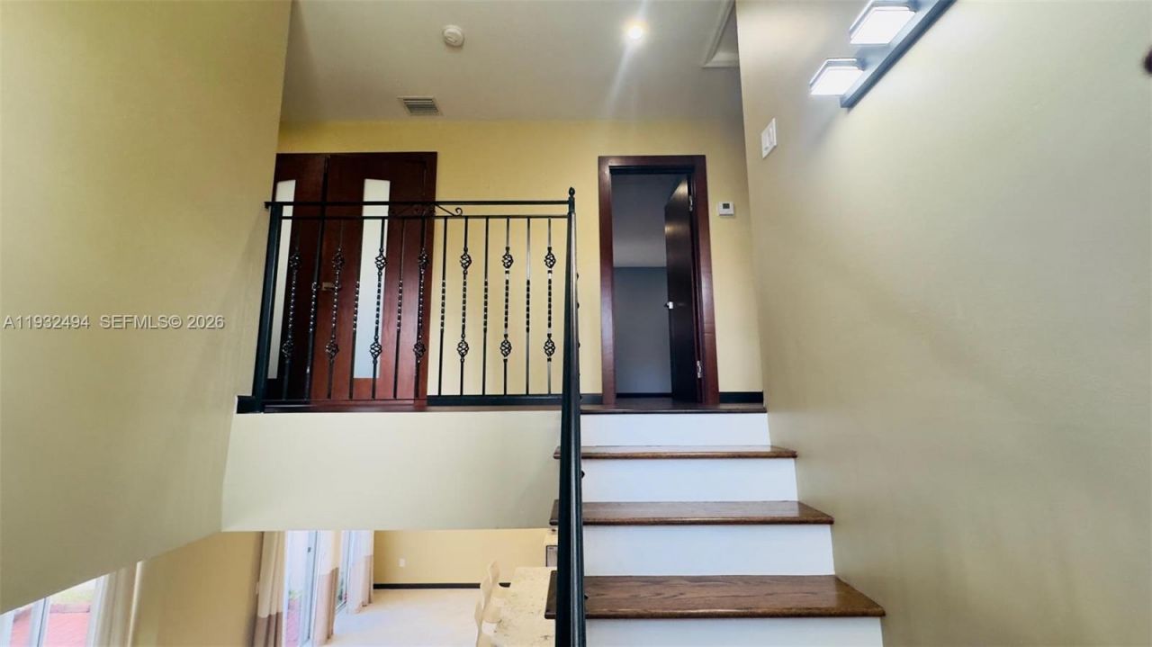 1094 Redwood St, Unit 1094, Hollywood, FL 33019 Photo