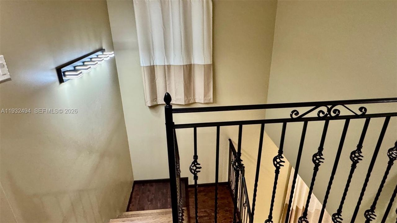 1094 Redwood St, Unit 1094, Hollywood, FL 33019 Photo