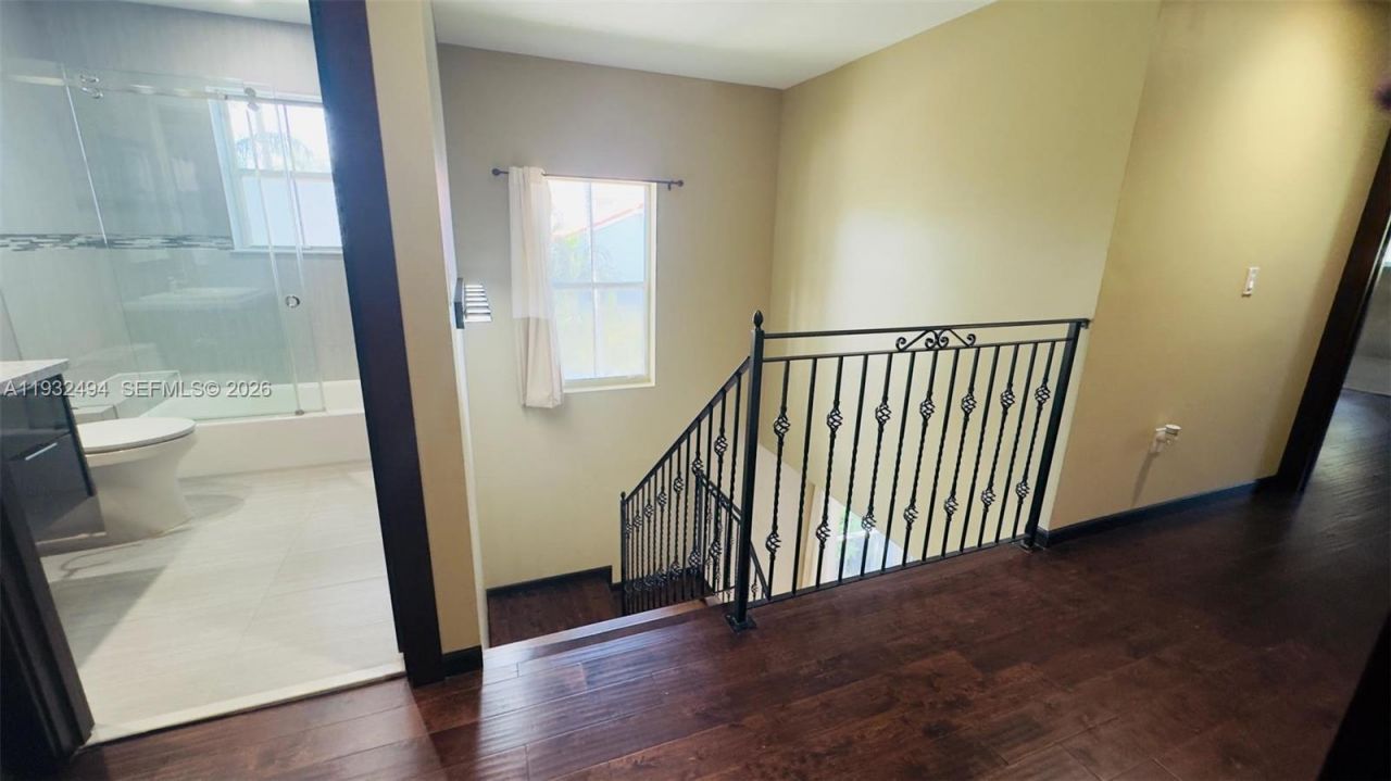 1094 Redwood St, Unit 1094, Hollywood, FL 33019 Photo