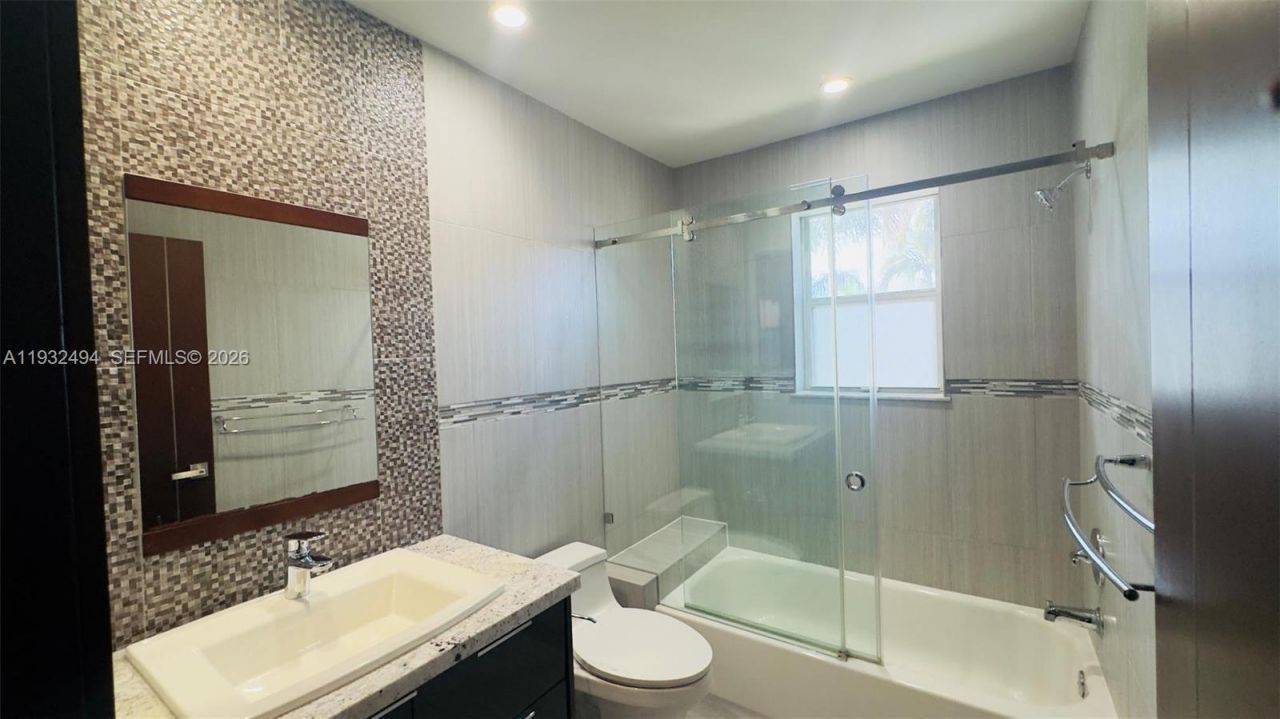 1094 Redwood St, Unit 1094, Hollywood, FL 33019 Photo