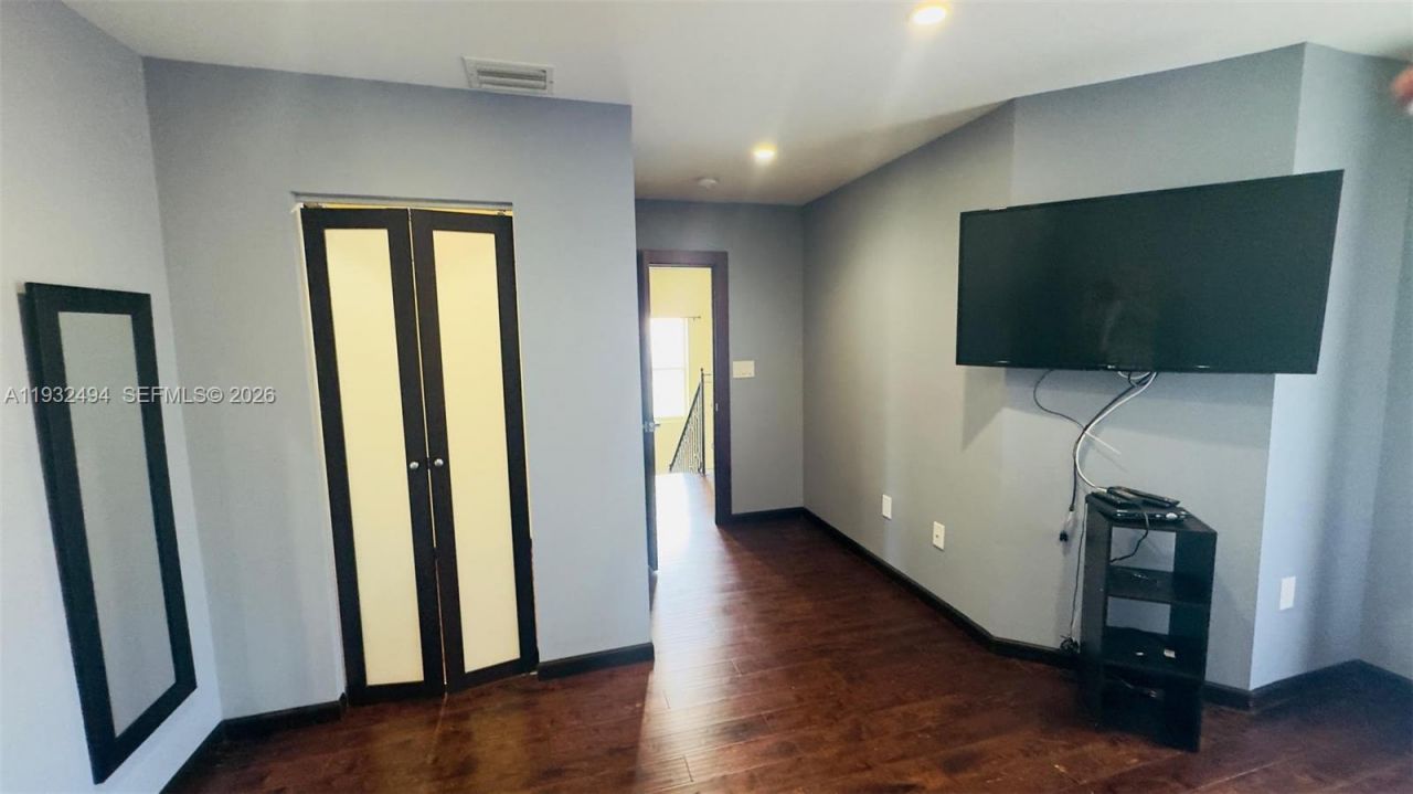 1094 Redwood St, Unit 1094, Hollywood, FL 33019 Photo