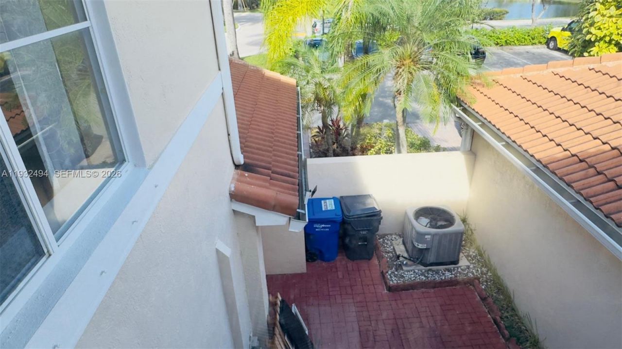 1094 Redwood St, Unit 1094, Hollywood, FL 33019 Photo