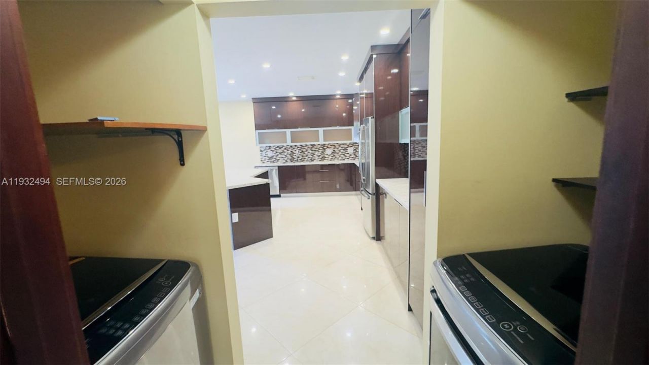 1094 Redwood St, Unit 1094, Hollywood, FL 33019 Photo