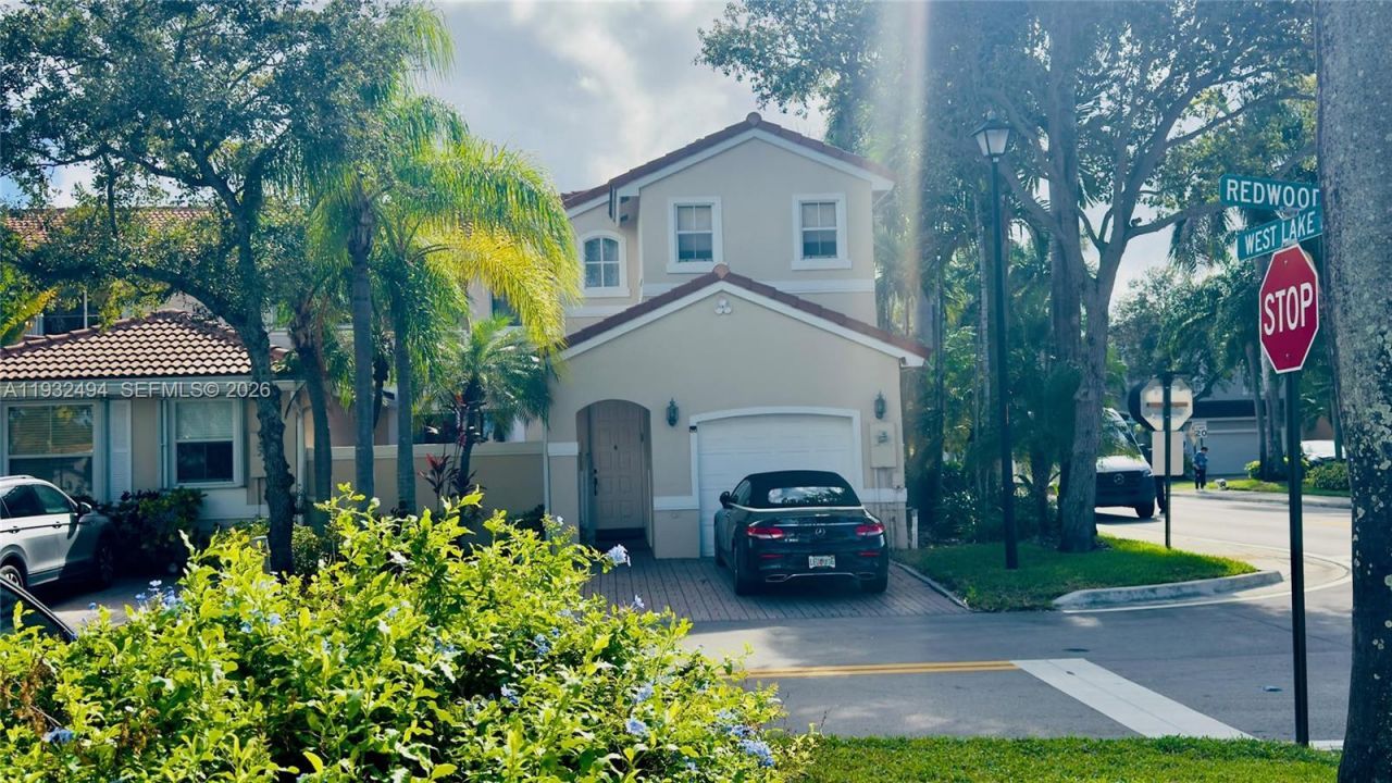 1094 Redwood St, Unit 1094, Hollywood, FL 33019 Photo