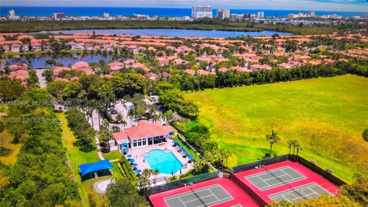 1094 Redwood St, Unit 1094, Hollywood, FL 33019 Photo