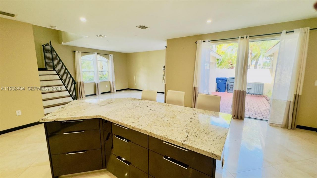 1094 Redwood St, Unit 1094, Hollywood, FL 33019 Photo