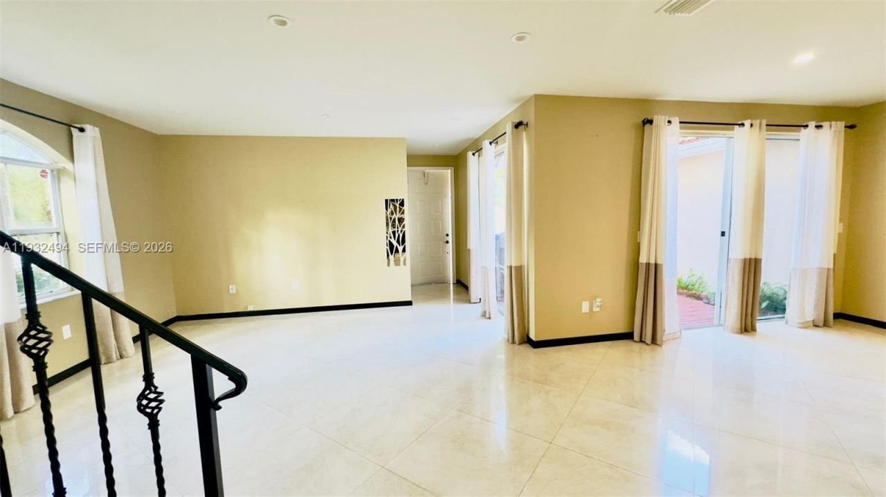 1094 Redwood St, Unit 1094, Hollywood, FL 33019 Photo