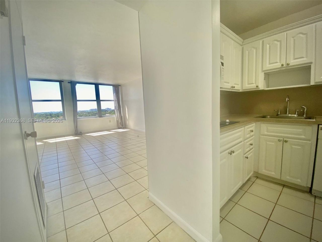 2899 Collins Ave, Unit 1144, Miami Beach, FL 33140 Photo