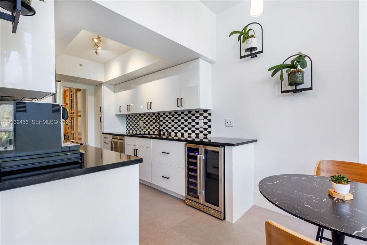 21205 Yacht Club Drive, Unit 304, Aventura, FL 33180 Photo