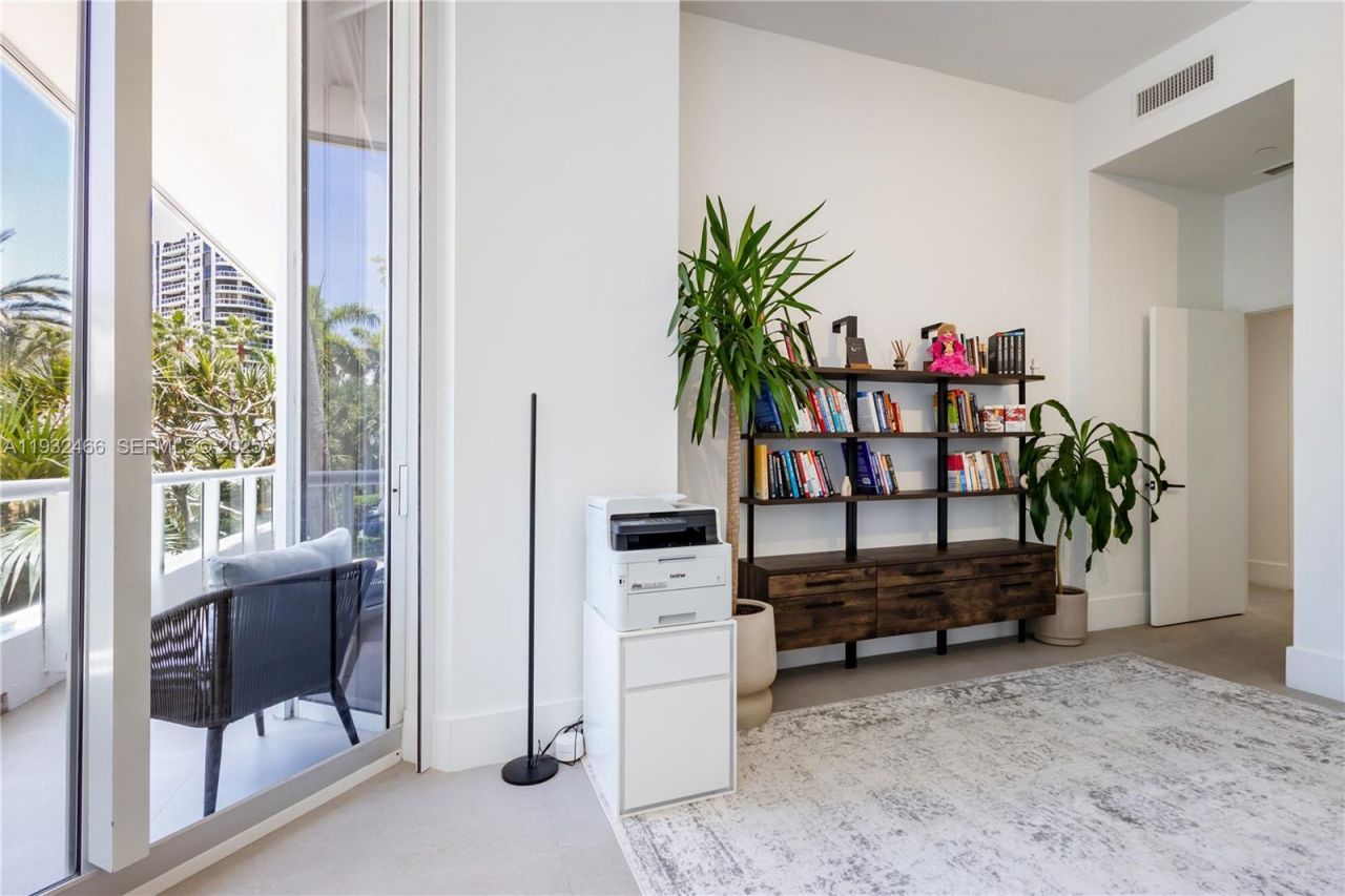 21205 Yacht Club Drive, Unit 304, Aventura, FL 33180 Photo