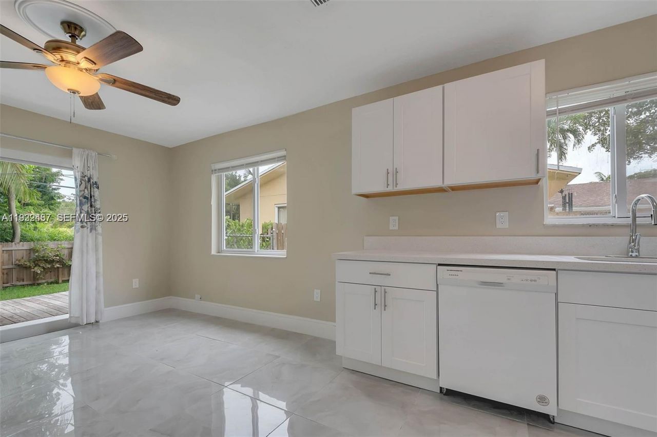 9241 SW 204th Ter, Cutler Bay, FL 33189 Photo